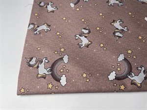 Patchwork stof (prøvetryk) - små søde enhjørninger på mørk mauve bund, 275 cm